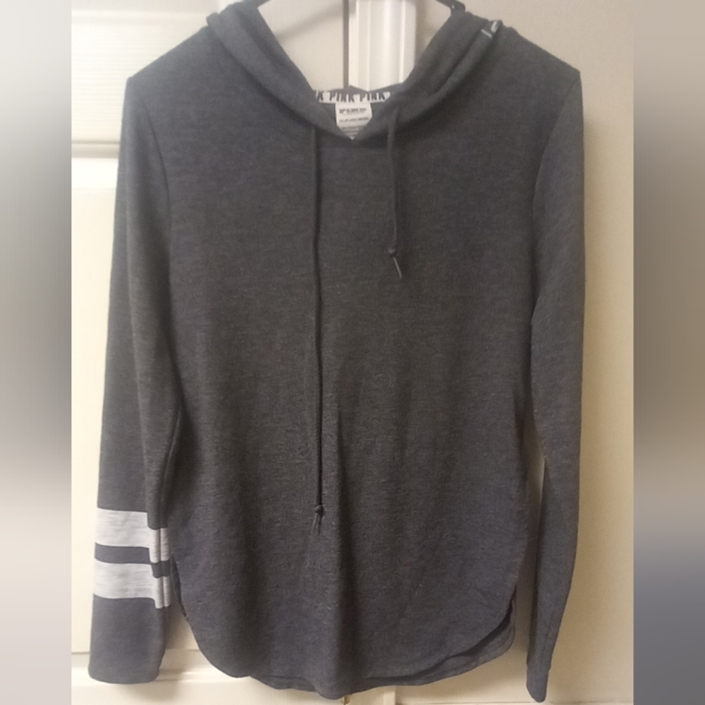 #45 VS Pink V-Neck Hoodie 🖤
